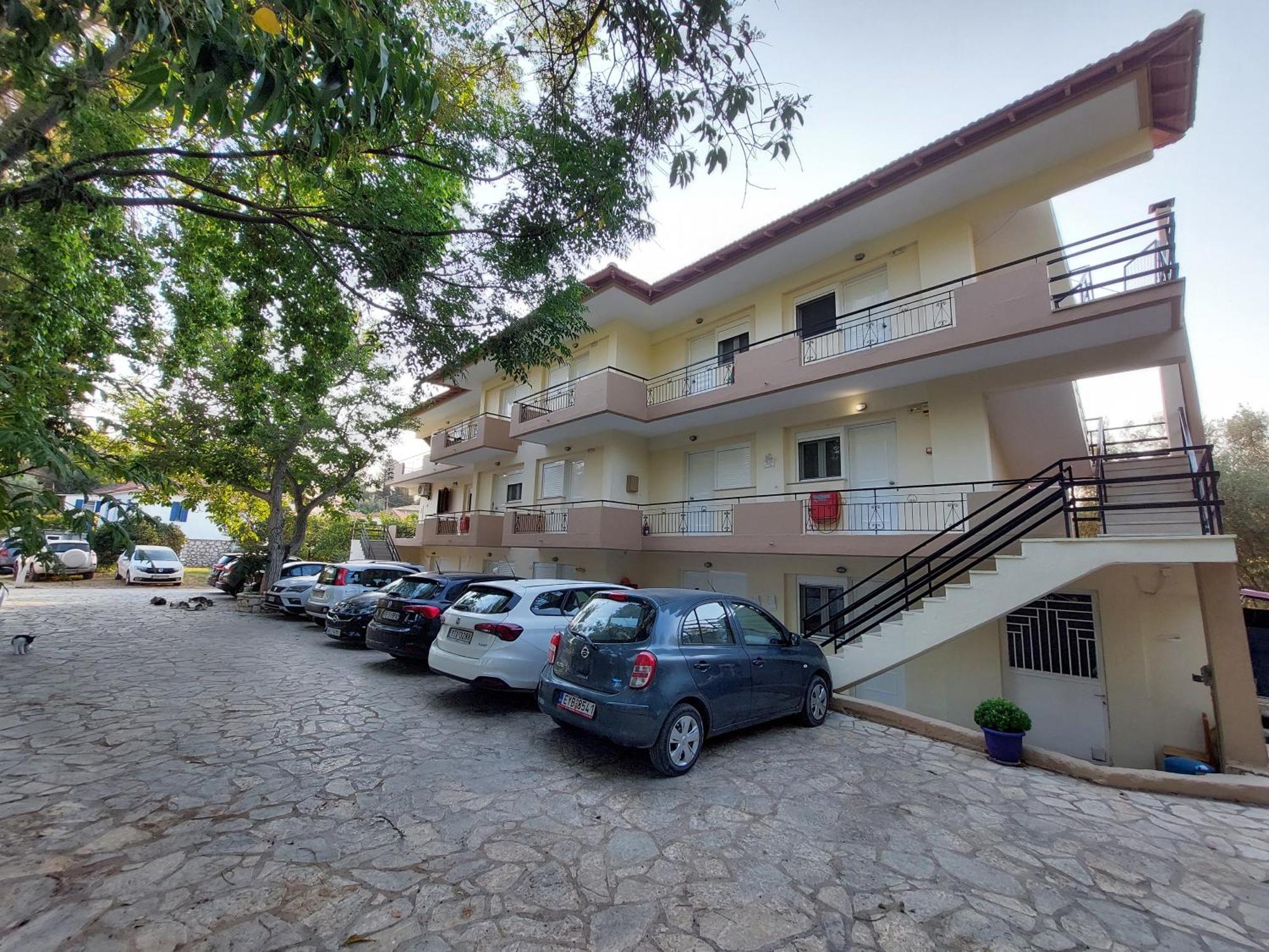 Vessarios Apartment Никиана Екстериор снимка